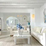 La Vie In Blue Villa
