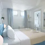 La Vie In Blue Villa